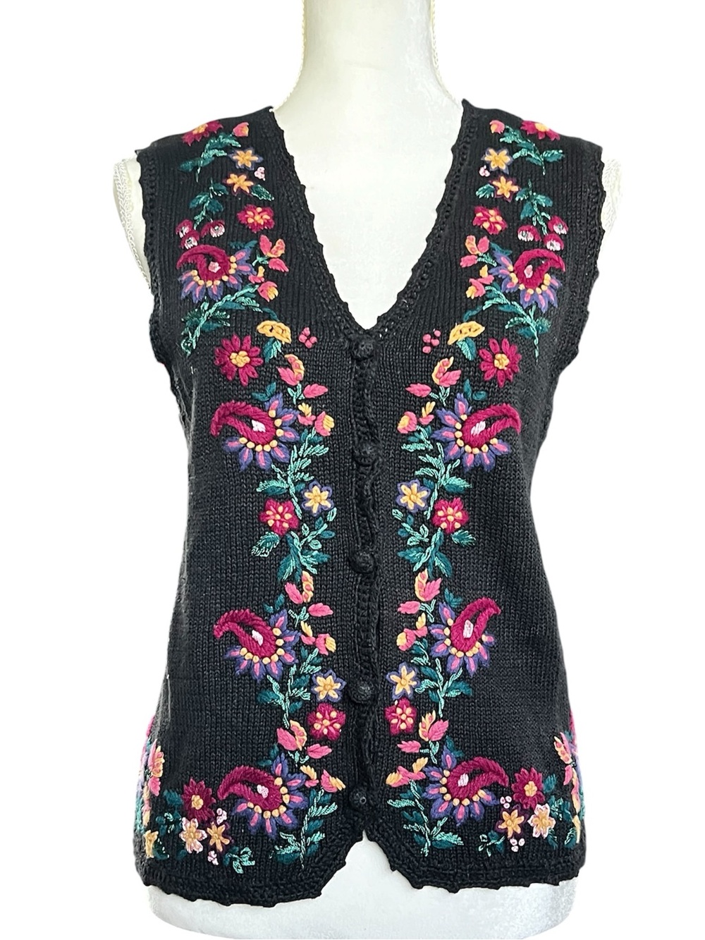 Vintage 90s Dark Floral Embroidered Knit Sweater Vest Cottagecore Black Small P